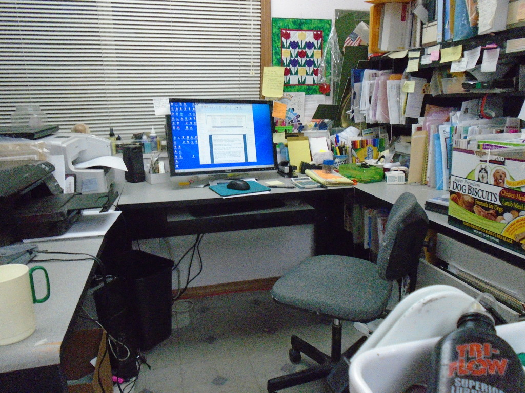 DSC00121 cleared comp desk